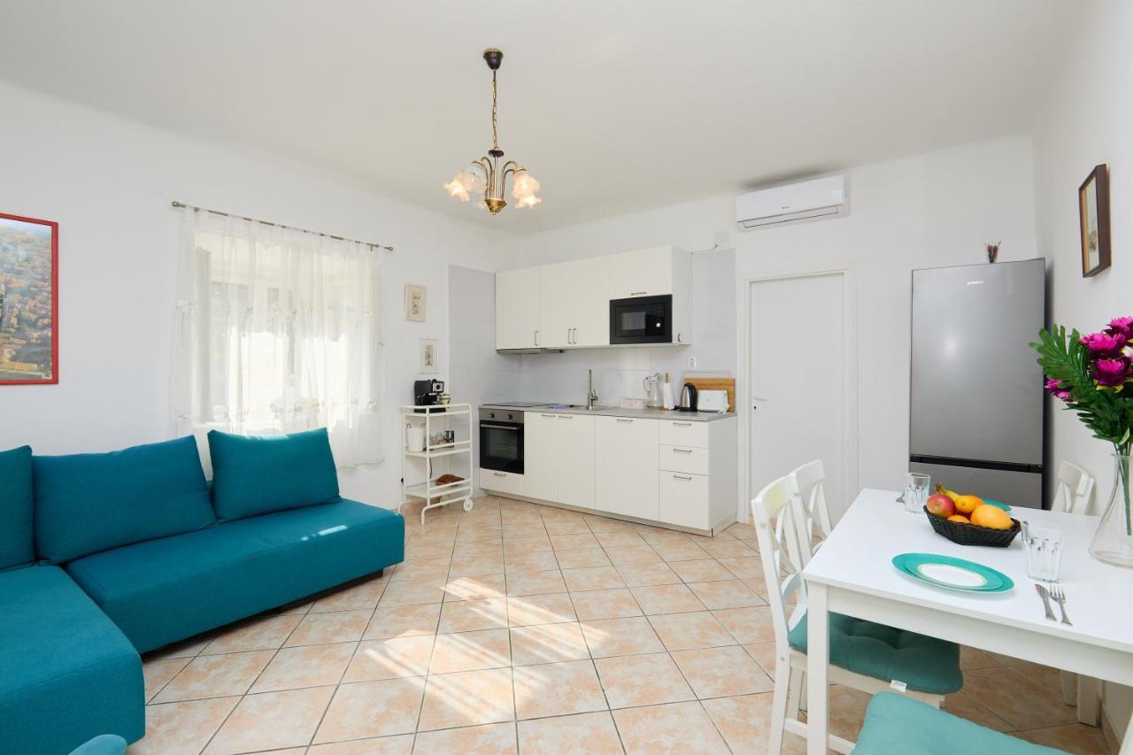 Ahava Garden Apartment