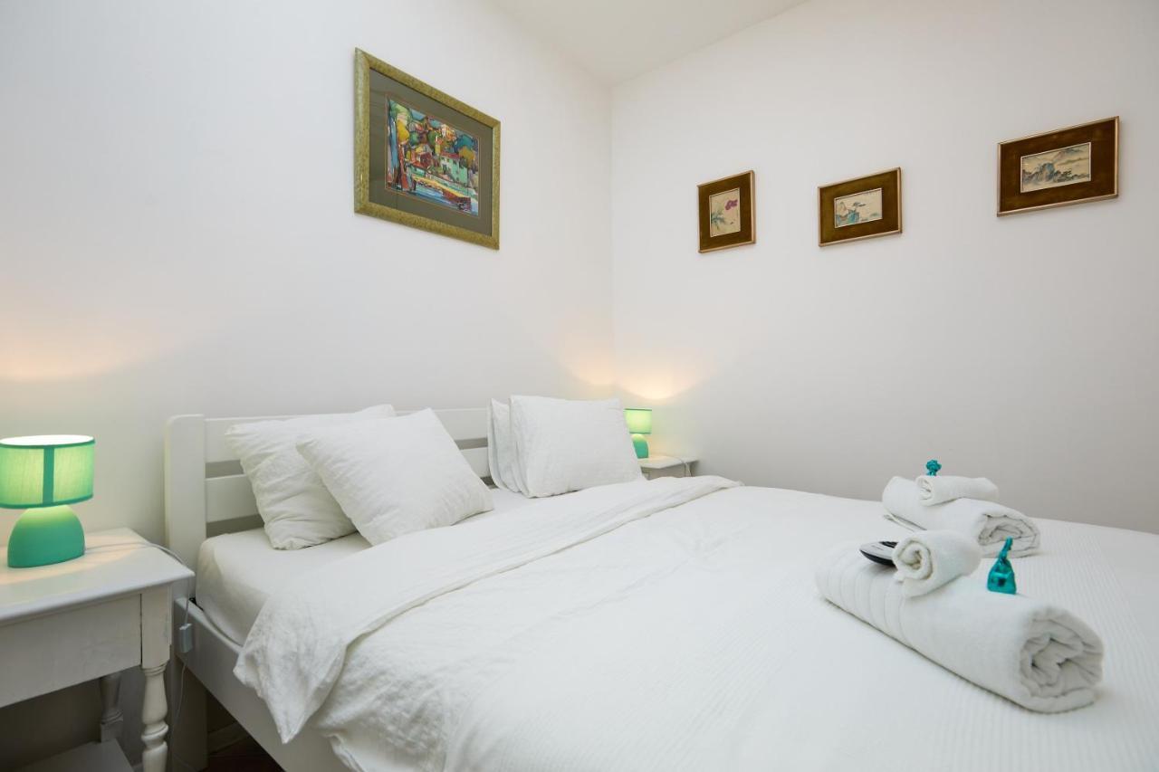 Ahava Garden Apartment